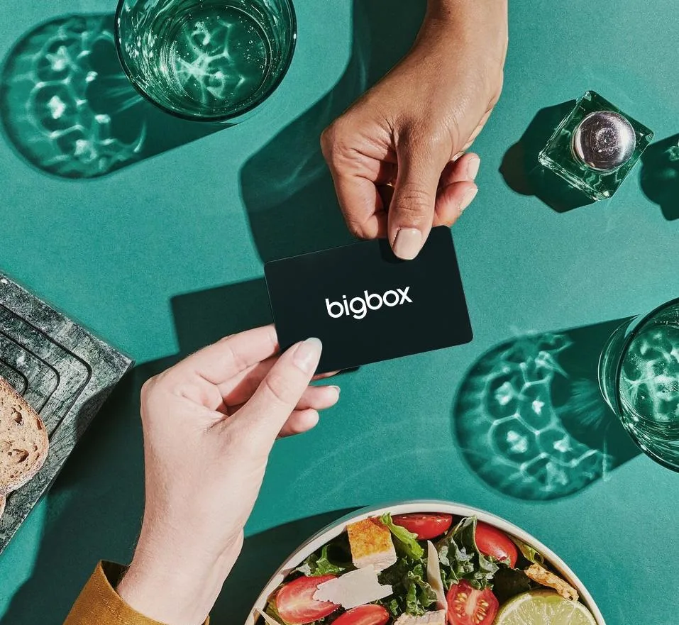 Gift Card de Bigbox en la mano